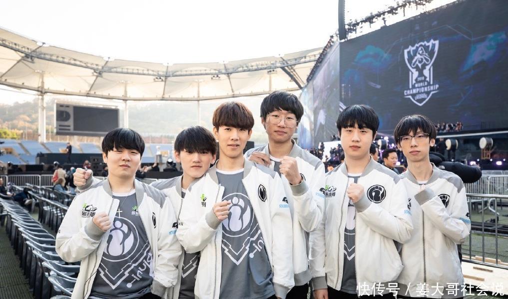 在现代足球 在现代足球