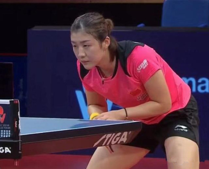 雨和铁壁般 雨和铁壁般